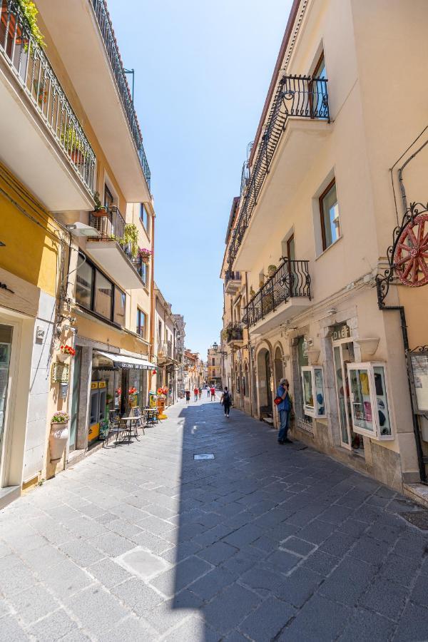 Lighthouse Apartment Taormina Buitenkant foto